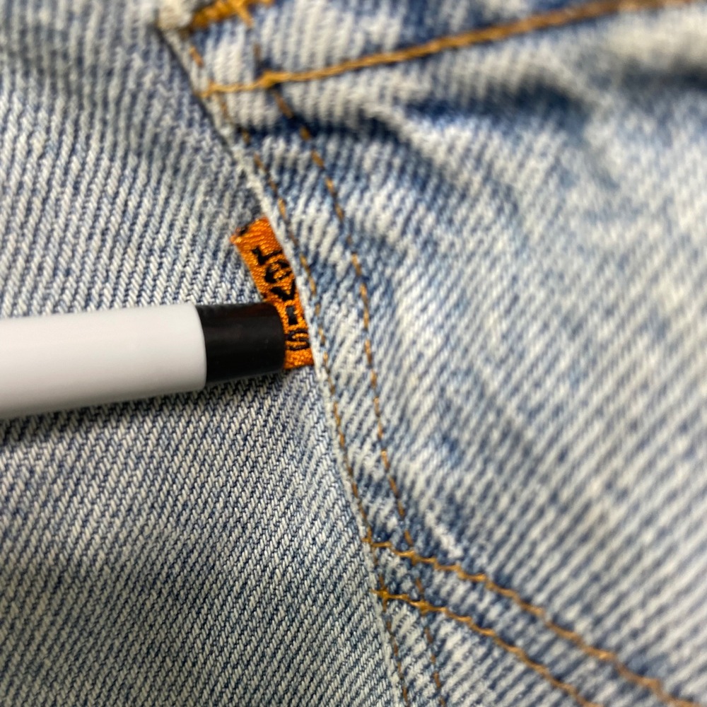 Vintage 90s Levis 550 Orange Tab Denim Shorts Baggy Thrashed 34 Jorts Skate Work - Picture 5 of 13